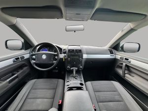 Volkswagen Touareg +Motion R5 TDI 174 CV Tiptronic 6 vel. - Foto 18