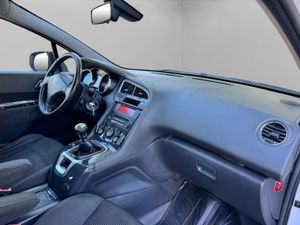 Peugeot 5008 Active 2.0 BlueHDi 150 - Foto 10