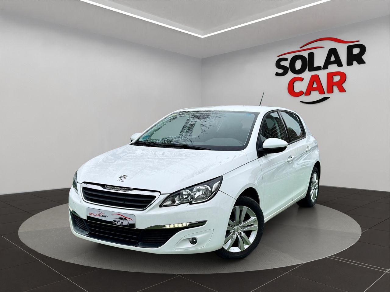 Peugeot 308 1.2 110CV - Foto 1