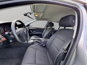 BMW Serie 5 525d Aut. - Foto 8
