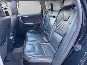 Volvo XC60 Kinetic DRIVe - Foto 26