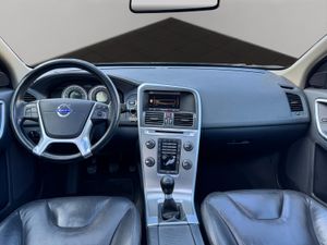 Volvo XC60 Kinetic DRIVe - Foto 21