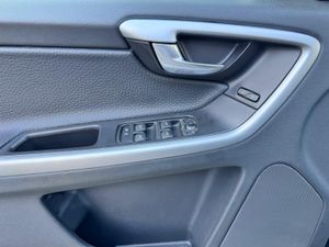 Volvo XC60 Kinetic DRIVe - Foto 20