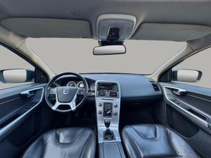 Volvo XC60 Kinetic DRIVe - Foto 23