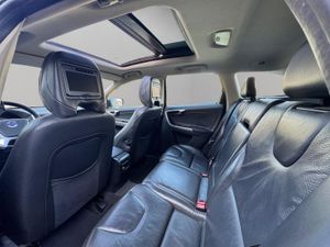Volvo XC60 Kinetic DRIVe - Foto 25