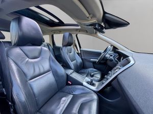 Volvo XC60 Kinetic DRIVe - Foto 11