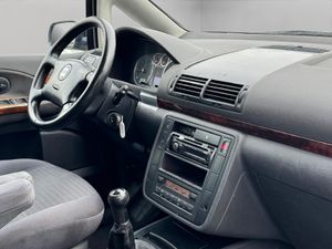 Seat Alhambra 1.9 TDi 115 CV Reference - Foto 9