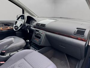 Seat Alhambra 1.9 TDi 115 CV Reference - Foto 10