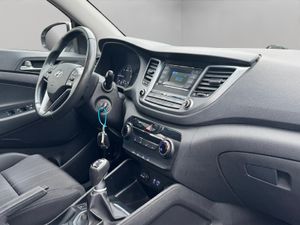 Hyundai Tucson 1.7 CRDi 85 kW (115 CV) 4x2 BlueDrive Kosmo - Foto 9
