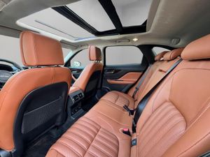 Jaguar F-Pace F-PACE 2.0 221 kW (300 CV) AWD Auto Portfolio - Foto 27