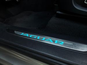 Jaguar F-Pace F-PACE 2.0 221 kW (300 CV) AWD Auto Portfolio - Foto 20