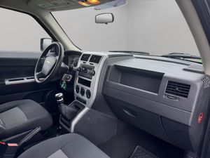 Jeep Patriot 2.0 CRD Sport - Foto 10