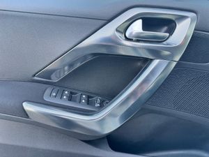 Peugeot 2008 Allure 1.2 PureTech 110 S&S - Foto 19