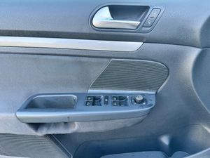 Volkswagen Golf Variant Advance 1.6 TDI 105 CV DPF - Foto 16