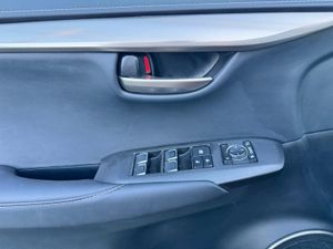 Lexus NX 300h Premium 2WD - Foto 17