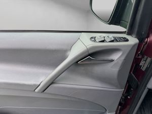 Mercedes Vito 115 CDI Combi Larga - Foto 16