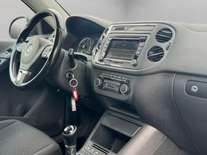 Volkswagen Tiguan Tiguan Advance 2.0 TDI 140 CV BlueMotion Technology 4x2 - Foto 9