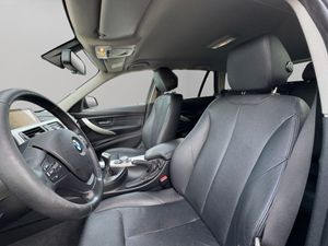 BMW Serie 3 320d EfficientDynamics Touring - Foto 8