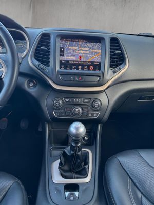 Jeep Cherokee 2.0 Diesel 140 CV Limited 4x2 - Foto 17