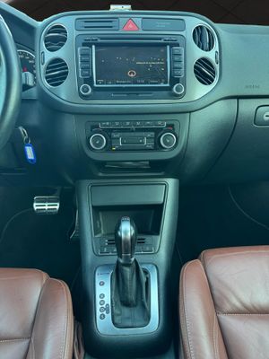 Volkswagen Tiguan +Motion 2.0 TDI 140 CV 4Motion DSG - Foto 17