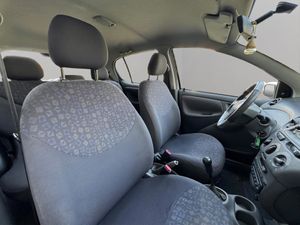 Toyota Yaris 5p 1.3 VVT-i Luna - Foto 11