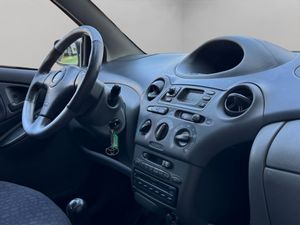 Toyota Yaris 5p 1.3 VVT-i Luna - Foto 9