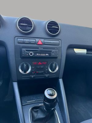 Audi A3 1.6 FSI Ambiente - Foto 13