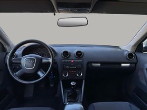 Audi A3 1.6 FSI Ambiente - Foto 17