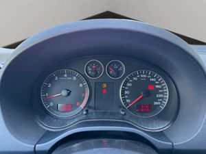 Audi A3 1.6 FSI Ambiente - Foto 15