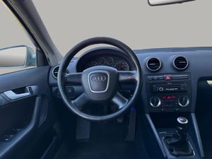 Audi A3 1.6 FSI Ambiente - Foto 16