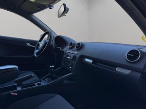 Audi A3 1.6 FSI Ambiente - Foto 10