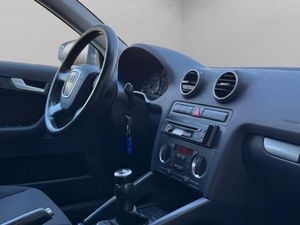 Audi A3 1.6 FSI Ambiente - Foto 9