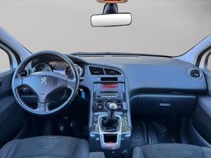 Peugeot 5008 Active 2.0 BlueHDi 150 - Foto 17