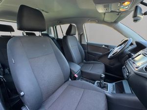 Volkswagen Tiguan T1 2.0 TDI 110 CV BlueMotion Technology 4x2 - Foto 11