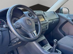 Volkswagen Tiguan T1 2.0 TDI 110 CV BlueMotion Technology 4x2 - Foto 6