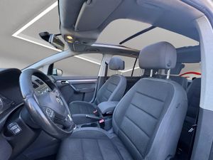 Volkswagen Touran Advance 2.0 TDI 140 CV DSG - Foto 8