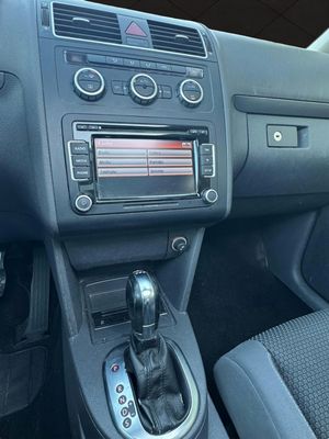 Volkswagen Touran Advance 2.0 TDI 140 CV DSG - Foto 15