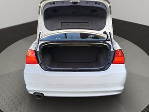 BMW Serie 3 318d Berlina - Foto 25