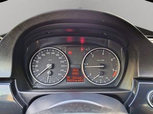 BMW Serie 3 318d Berlina - Foto 16