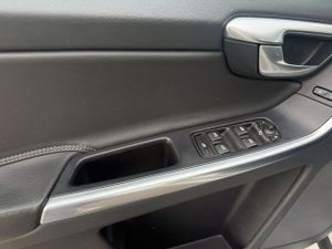 Volvo XC60 2.0 D3 Kinetic  - Foto 20