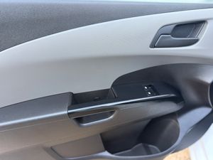 Chevrolet Aveo 1.2 LT - Foto 12