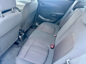 Chevrolet Aveo 1.2 LT - Foto 13