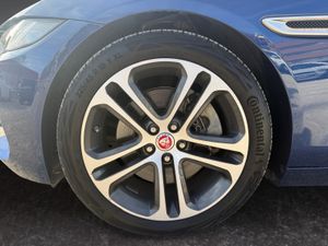 Jaguar XE MHEV RWD SE aut - Foto 11
