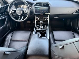 Jaguar XE MHEV RWD SE aut - Foto 4