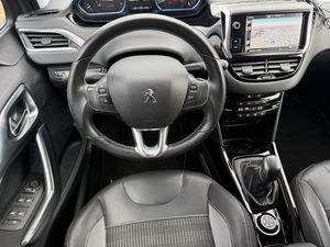 Peugeot 2008 Allure 1.2 PureTech 110 S&S - Foto 16