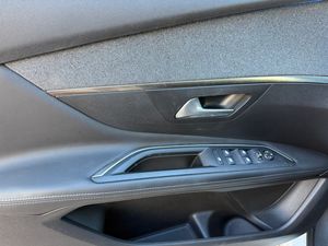 Peugeot 3008 Hybrid 3008 Allure 1.2 PureTech 130 S&S - Foto 14