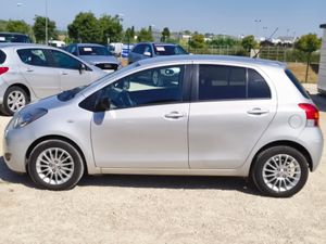 Toyota Yaris 5p 1.3 VVT-i Dual Active Confortdrive - Foto 4