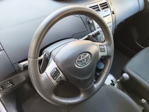 Toyota Yaris 5p 1.3 VVT-i Dual Active Confortdrive - Foto 14