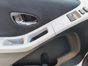 Toyota Yaris 5p 1.3 VVT-i Dual Active Confortdrive - Foto 12