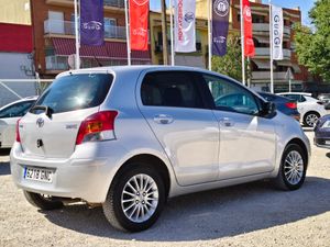 Toyota Yaris 5p 1.3 VVT-i Dual Active Confortdrive - Foto 8